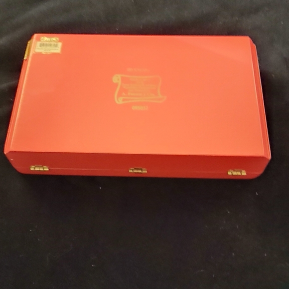 Rare Pink Sophisticated Hooker cigar box - Picture 2 of 9